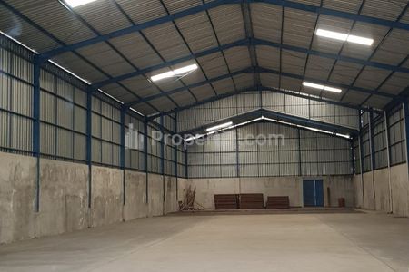 Sewa Gudang Besar di Jl. Raya Prambanan - Piyungan, Bokoharjo, Prambanan, Kabupaten Sleman, Daerah Istimewa Yogyakarta