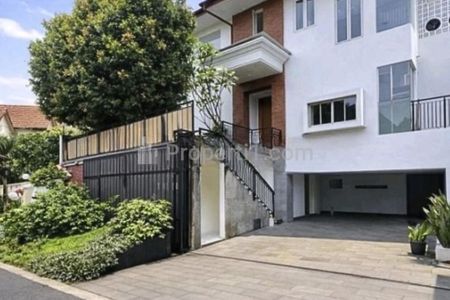 Disewakan Rumah untuk Expatriat di Area Pondok Indah Jakarta Selatan STD050