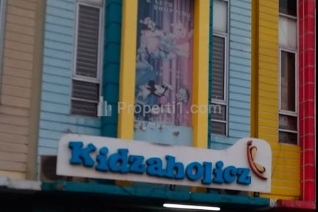 Jual Ruko Mewah Full Renovasi dan Siap Pakai di The City Resort Blok B35, Cengkareng, Jakarta Barat