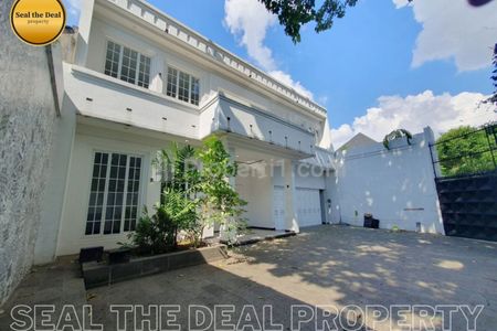 Sewa Cepat Rumah di Area Menteng Jakarta Pusat, 2 Lantai,  6+2 Kamar Tidur, Ada Kolam Renang STD421