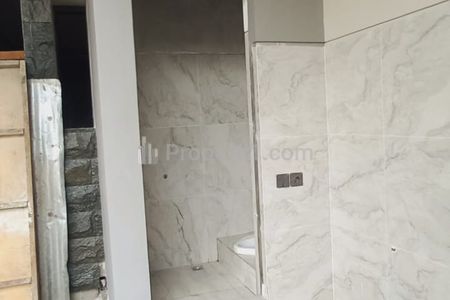 Dijual Rumah Baru Siap Huni di Manyar Tirtoyoso Surabaya