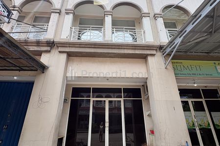 Dijual/Disewakan Ruko Siap Pakai Lokasi Bagus di Grand Galaxy Bekasi