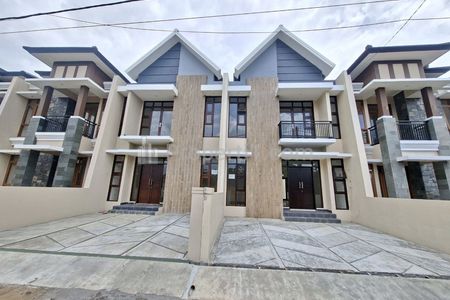 Jual Rumah MEWAH Lingkungan Nyaman di Margahayu Raya Metro Tekat Tol Buah Batu dan Whoosh Lingkar Luar Gede Bage Bandung