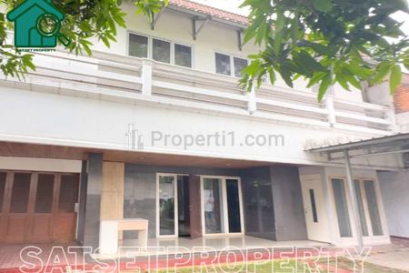 Disewakan Rumah Bisa untuk Kantor di Area Blok M/Senayan Jakarta Selatan SSP571