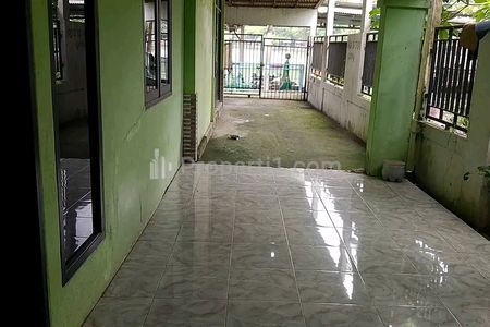 Dijual Rumah Asri Strategis di Sawangan, Depok