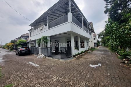 Dijual Rumah Semi Furnished Dalam Komplek Aman dan Nyaman Hook di Kota Bandung