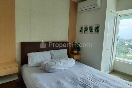 Springbed 160x200cm dan 2 nakas di sisinya