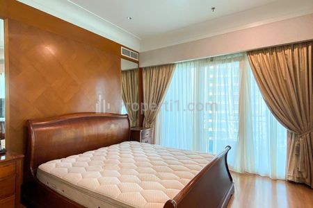 Disewakan Apartemen Pakubuwono Residence 3+1 BR Full Furnished