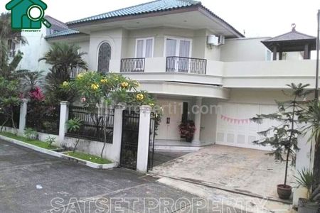 Disewakan Compound House di Area Cipete Jakarta Selatan SSP674