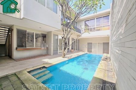 Disewakan Rumah di Area Pondok Indah Jakarta Selatan SSP675