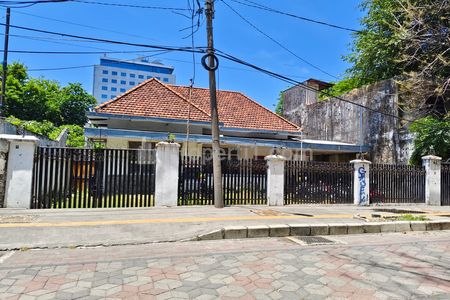 Jual Rumah di Pusat Kota Surabaya Dekat HOKKY Supermaket Bambu Runcing, di Embong Sawo - Siap Nego