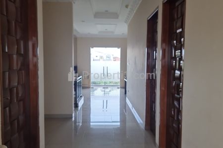 Jual Ruko Lebar di Kebayoran Lama, Sukabumi Utara, Kebon Jeruk, Jakarta Barat