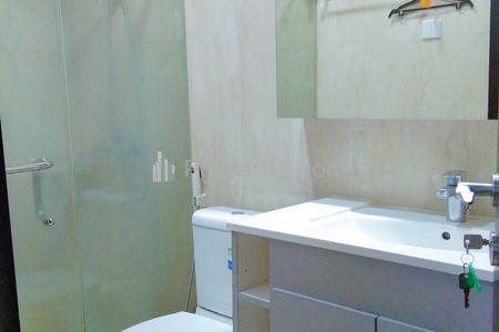 Disewakan Apartemen Murah Luas 62 m2 Tipe 2 BR Furnish di Sudirman Suites, Jakarta Pusat 