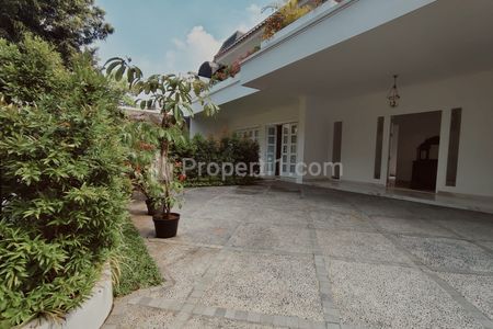 Disewakan Rumah New Renov 2 Lantai Area Prapanca Jakarta Selatan, Lingkungan Asri & Aman