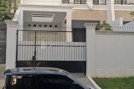 Dijual Rumah Mewah Lokasi Pinggir Jalan Komplek di Duren Sawit Jakarta Timur