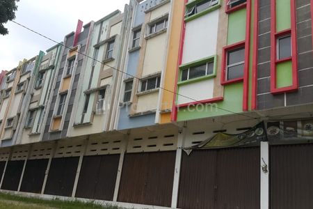 Dijual 9 Unit Ruko 4 Lantai, 1 Gudang dan 1 Rumah (Satu Kesatuan) di Kota Rangkas Bitung Serang, Dekat Pintu Tol, Lokasi Strategis