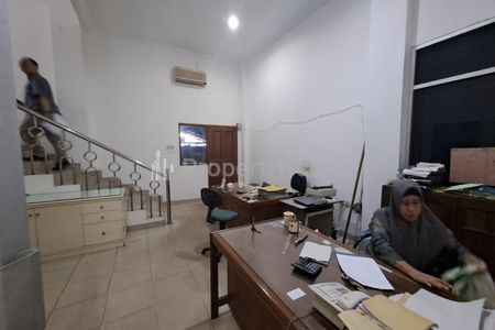 Jual Gedung (Kantor dan Gudang) di Danau Sunter Utara, Jakarta Utara - Banyak Ruangan dan Serbaguna