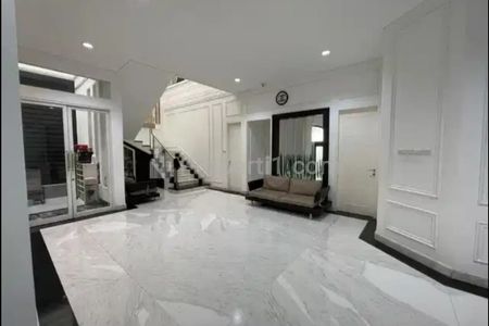 Jual Rumah Kompleks Elite Villa Artha Gading Kelapa Gading, Jakarta Utara - Hadap Timur, Sangat Bagus, Nego