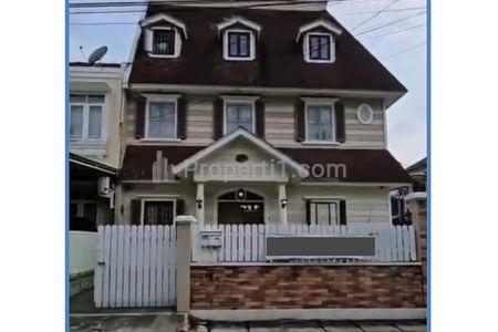 Jual Cepat Harga Spesial Rumah Hook 3 Lantai di Perumahan Mutiara Taman Palem, Cengkareng, Jakarta Barat