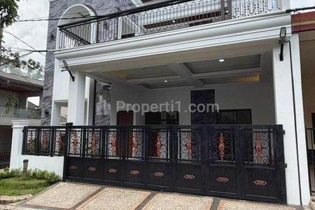 Dijual Rumah American Clasic Posisi Hook 2 Lantai di Landungsari Dau Malang 