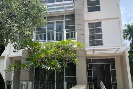 Jual Rumah di Townhouse CBD Pluit Garden House Jakarta Utara, Sangat Dekat ke Emprium Pluit Mall dan Pluit Village, Bagus, Nego