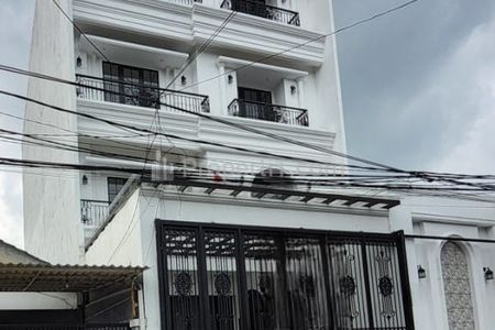 Jual Rumah Mewah dan Bagus di Sunter Agung, Jakarta Utara - Ada Kolam Renang, Lift, Nego