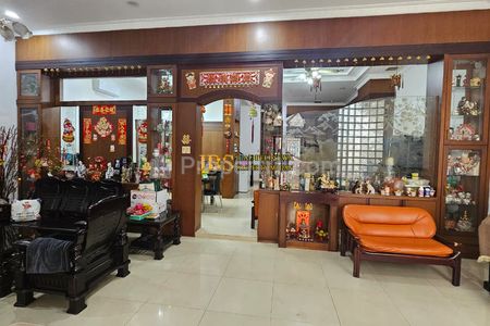 Jual Rumah 2,5 Tingkat di Komplek Cemara Asri Jalan Sunkist - Medan