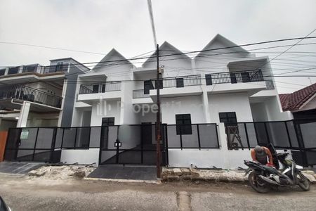 Dijual Rumah Bangunan Baru Siap Huni di Bulevar Hijau Bekasi