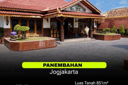 Dijual Rumah Bergaya Etnik Jawa di Tengah di Kota Yogyakarta