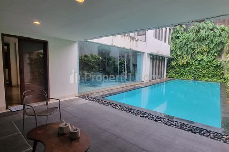 Sewa Rumah Siap Huni 4 BR Kolam Renang Unfurnish di Hang Lekir, Dekat Senayan City, Sudirman, Slipi, Trunojoyo, Kebayoran Baru, Jakarta Selatan