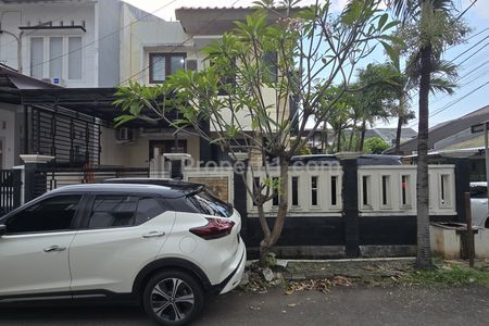 Rumah dijual posisi hook semi furnished dalam komplek Billymoon Pondok Kelapa Jaktim