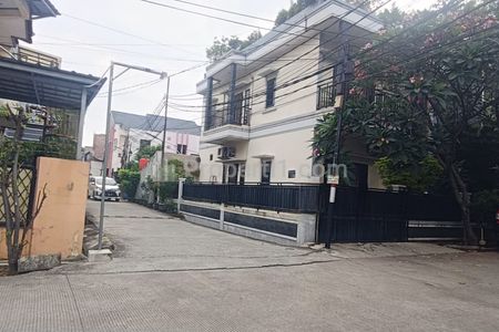 Dijual Rumah Hoek di Kelapa Gading BCS