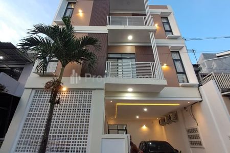 Dijual Rumah Kost Eksklusif 3 Lantai 3 + Rooftop di Griya Shanta Suhat Malang
