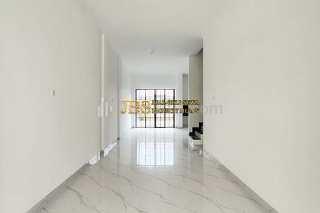 Jual Rumah Siap Huni di Komplek De Versailes Suite Jalan Pasar III Marelan - Medan