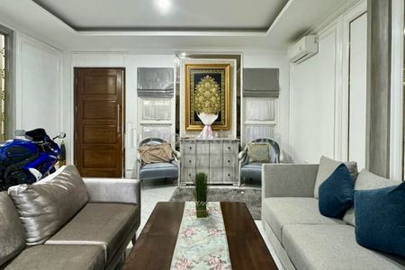 Jual Rumah Turun Harga BU di Dalam Komplek Lebak Bulus, Jakarta Selatan - 6+1 Kamar Tidur