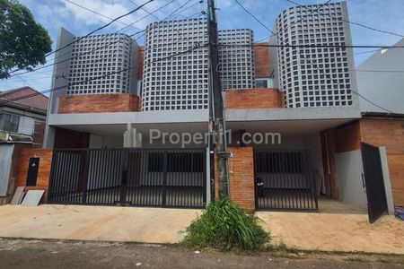 Dijual Rumah Modern dalam Komplek Billymoon Pondok Kelapa Jakarta Timur