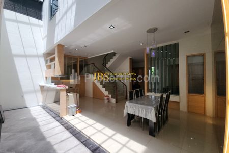 Rumah 2,5 Tingkat Dijual di Komplek Mutiara Palace Medan Jalan Selamet Ketaren