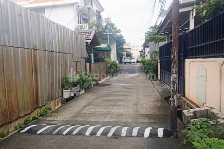 Jual Tanah di Kelapa Gading BCS, Jakarta Utara, Jalan 2 Mobil, 135m2, Hadap Selatan, Nego