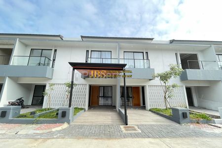 Jual Rumah 2 Tingkat di Komplek The Vienna Botanical Living Jalan Jamin Ginting - Medan