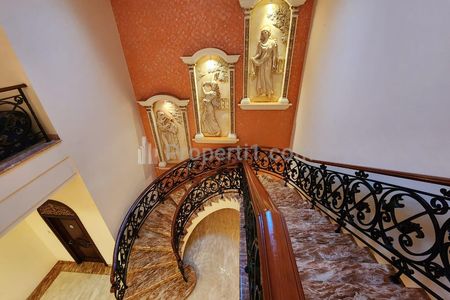 Jual Rumah Mewah Classic di Sunter Danau Agung, Full Furnish, Bagus, Lantai Full Marmer, Hadap Utara, Jakarta Utara