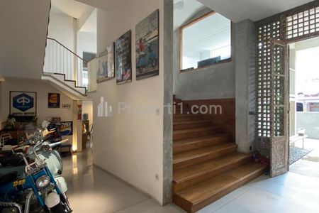 Jual Murah Rumah Hook Luas Tanah 165m2 di Kayu Putih, Pulogadung, Jakarta Timur