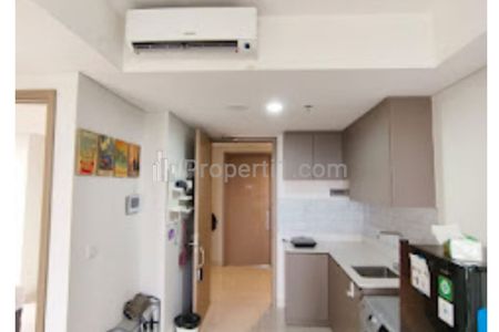 Disewakan Apartemen Gold Coast Tipe Studio Furnish Lantai 18 Luas 58 m2 di PIK, Jakarta Utara Murah
