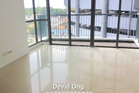 Dijual Apartemen St. Moritz, Kembangan, Jakarta Barat - 3 BR Kosong