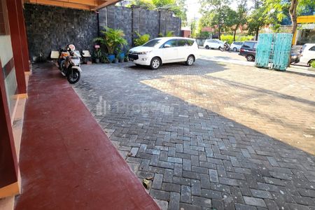 Dijual Ruko / Rumah Usaha Jalan Walikota Mustajab, Ketabang, Genteng, Surabaya Pusat Kota - Dekat Balai kota Surabaya, Grand City Mall - Parkir Luas