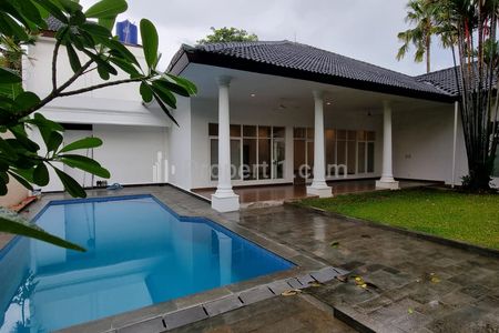 Sewa Rumah Kemang, Jakarta Selatan - Private Pool & Big Garden