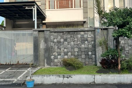 Jual Rumah Luas Fully Furnished di Mekarwangi dekat Toll M. Toha Bandung