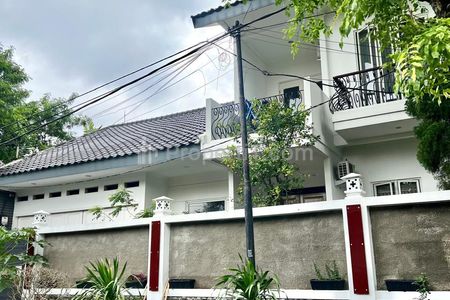Dijual Rumah di Kemang 5 Kamar Tidur, 2 Lantai, SHM
