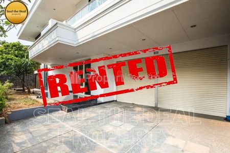 Disewakan Rumah di Area Senayan/Kebayoran Baru/Permata Hijau Jakarta Selatan STD643