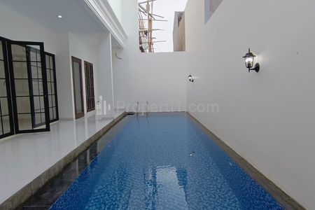 Dijual Rumah Classic 2 Lantai LT 200–243m² di Pesanggrahan – Bonus Kitchen Set & AC!