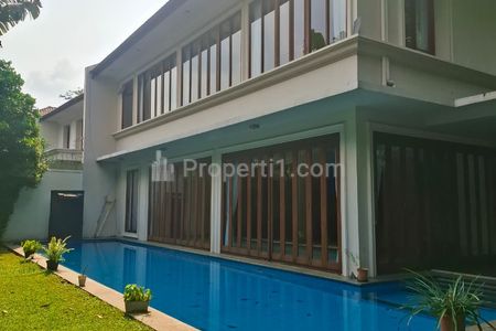 Sewa Rumah Kemang, Jakarta Selatan - Ada Kolam Renang & Taman